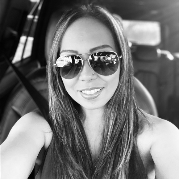 Meet your Posher, Sue - Picture 2 of 2